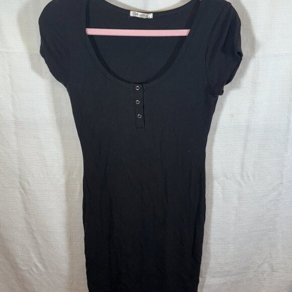 Dress - Picture 1 of 2